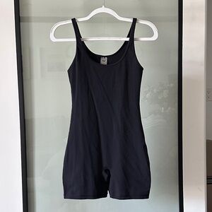 Aritzia Babaton Black Contour Sleeveless Squareneck Romper